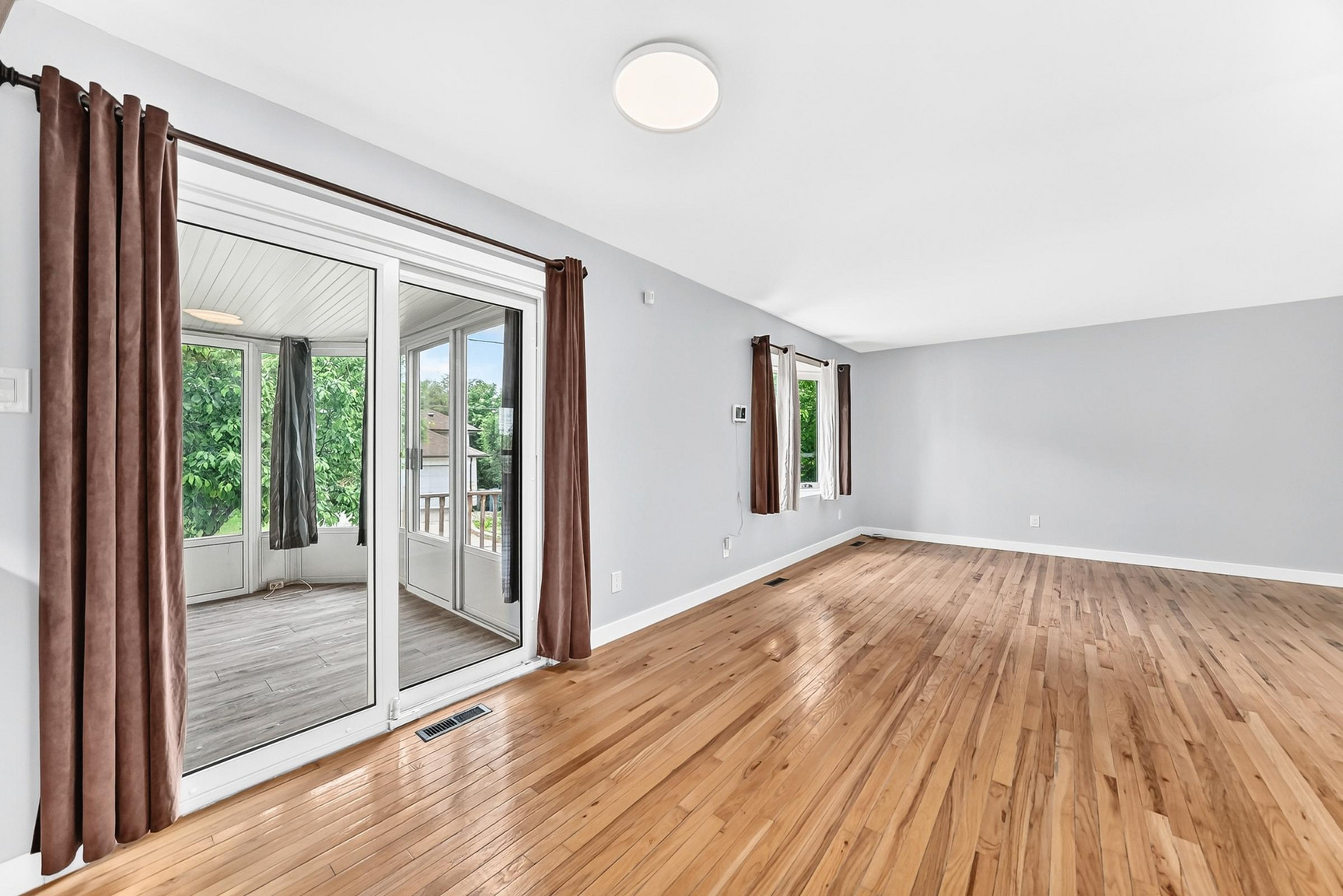 64 Riverton Avenue - 1 - Photo 8