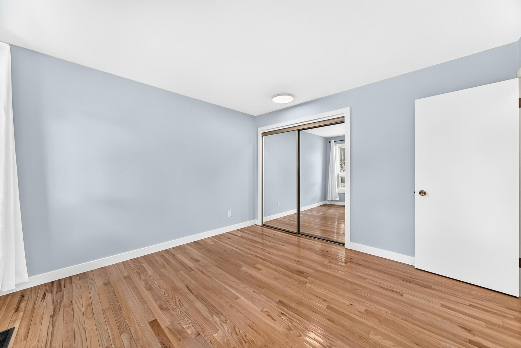 64 Riverton Avenue - 1 - Photo 10