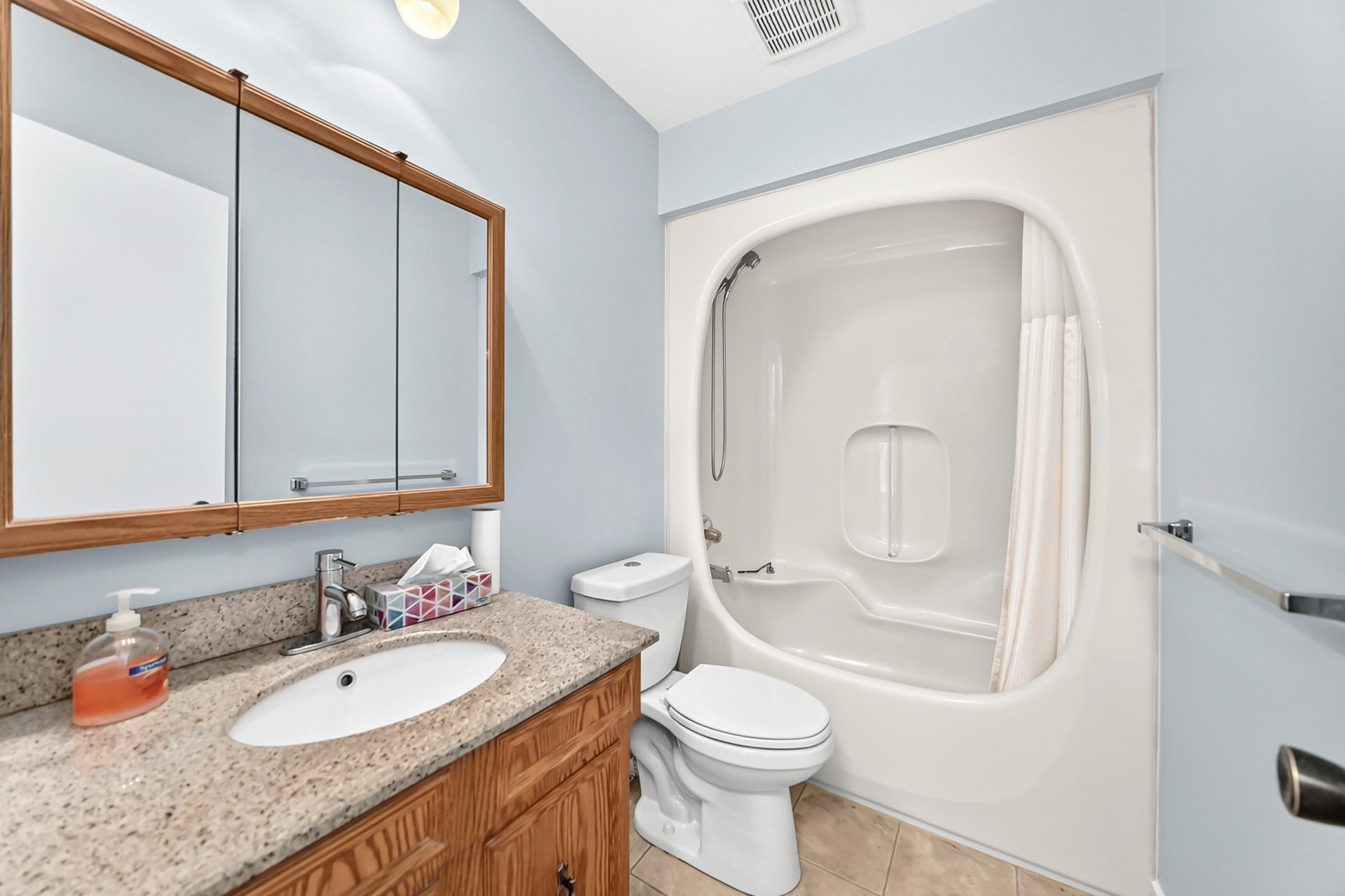 64 Riverton Avenue - 1 - Photo 11