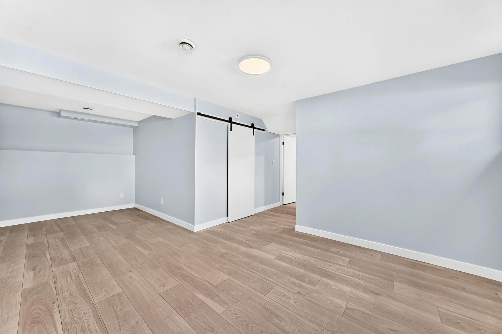 64 Riverton Avenue - 1 - Photo 13