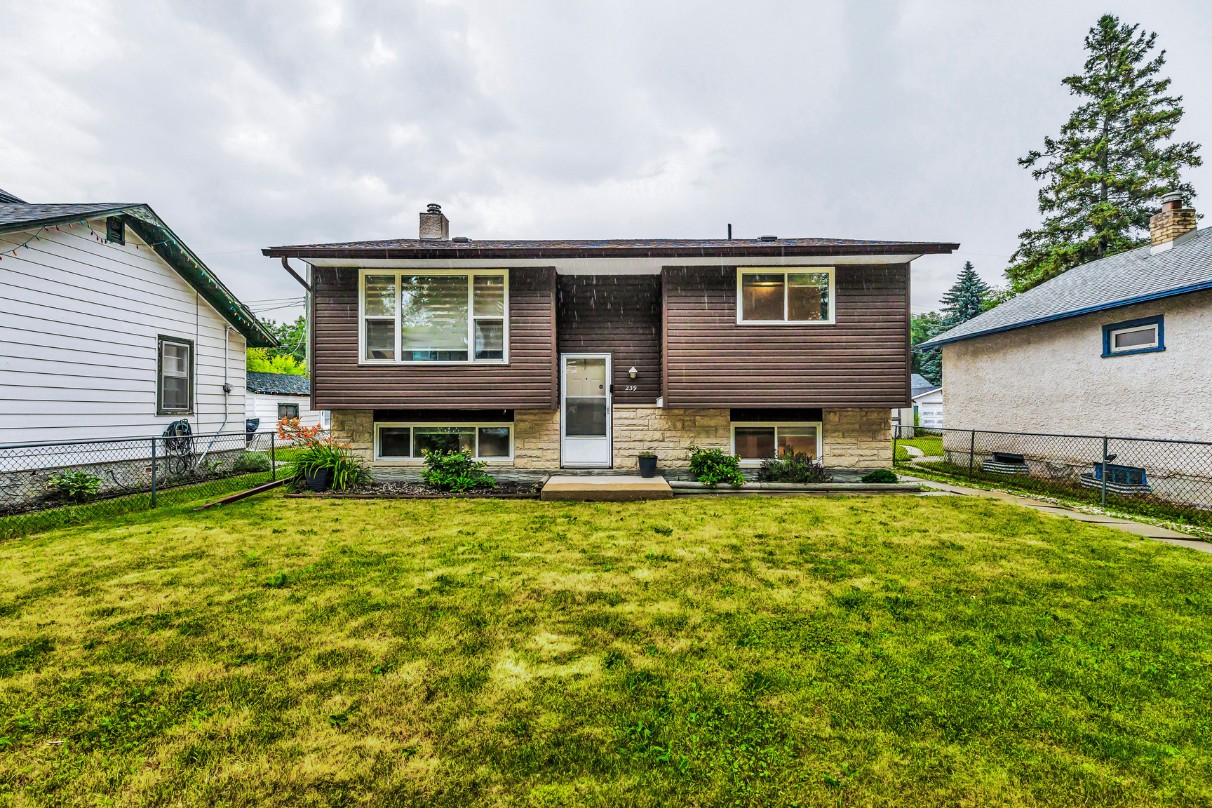 239 Oakview Avenue - 1 - Photo 21