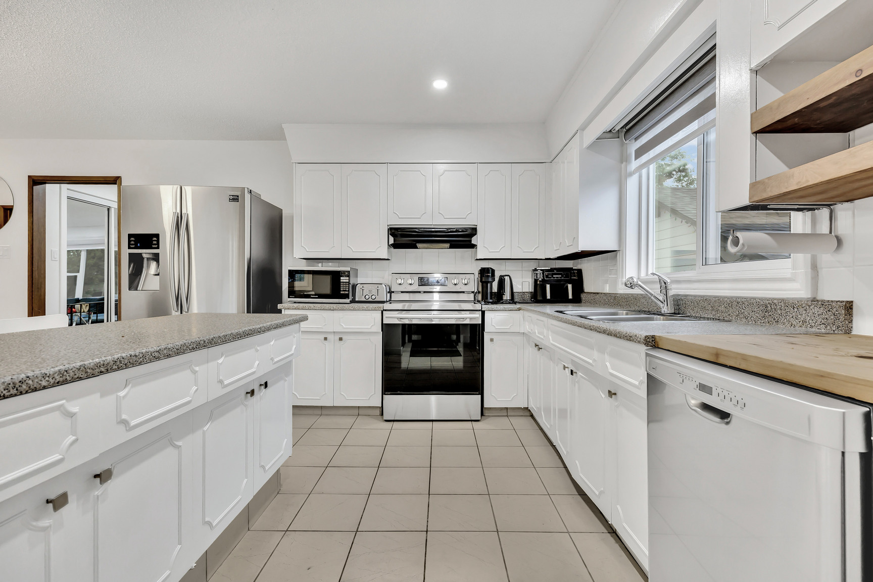239 Oakview Avenue - 1 - Photo 3