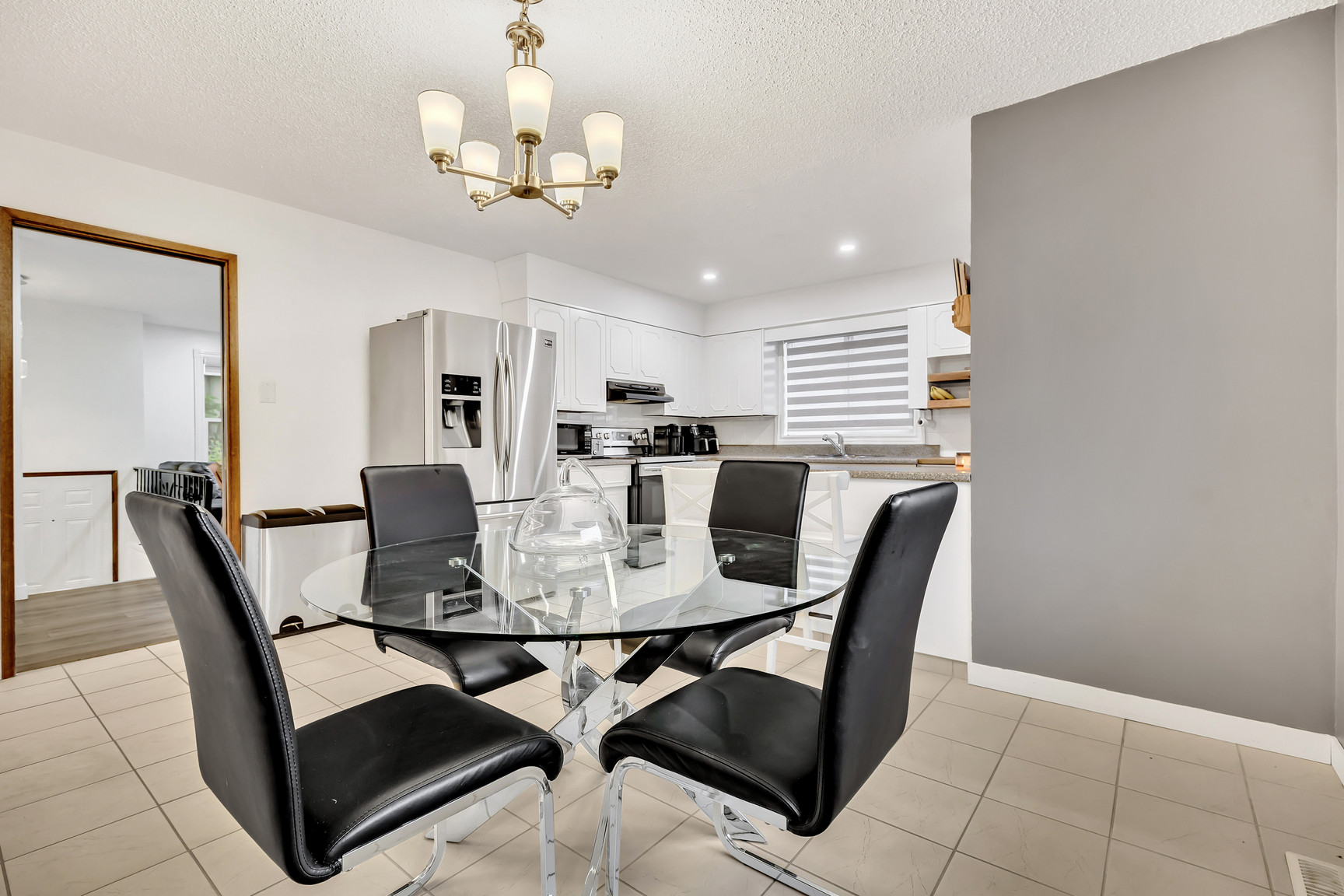 239 Oakview Avenue - 1 - Photo 5