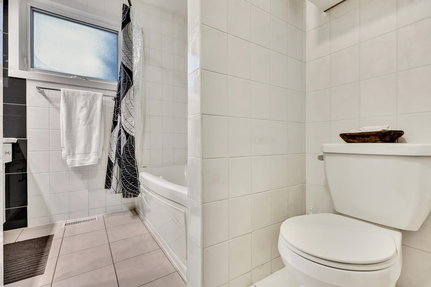 239 Oakview Avenue - 1 - Photo 8