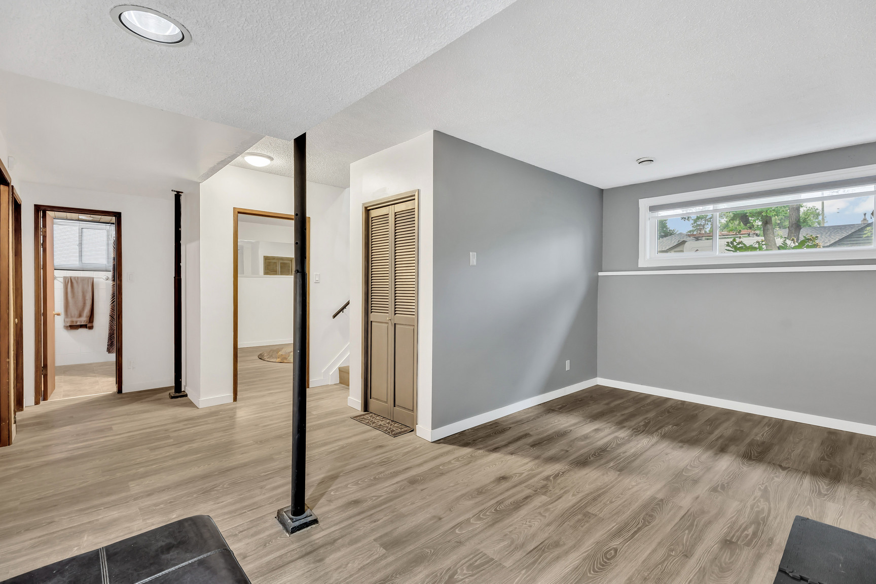 239 Oakview Avenue - 1 - Photo 12