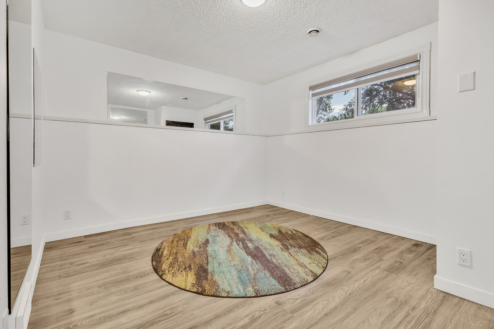 239 Oakview Avenue - 1 - Photo 13
