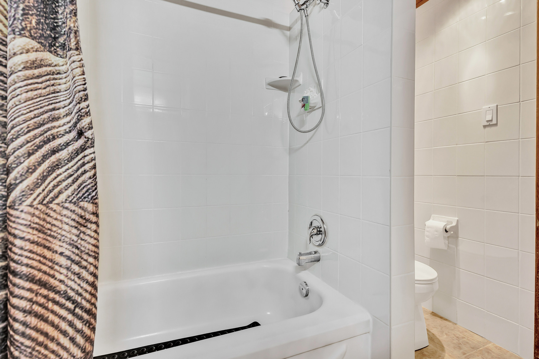 239 Oakview Avenue - 1 - Photo 17