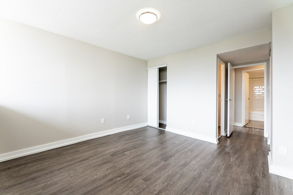 3575 Kaneff Crescent - Photo 10