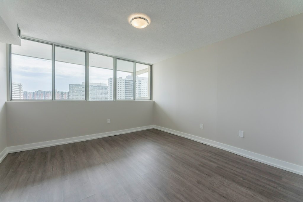 3575 Kaneff Crescent - Photo 14