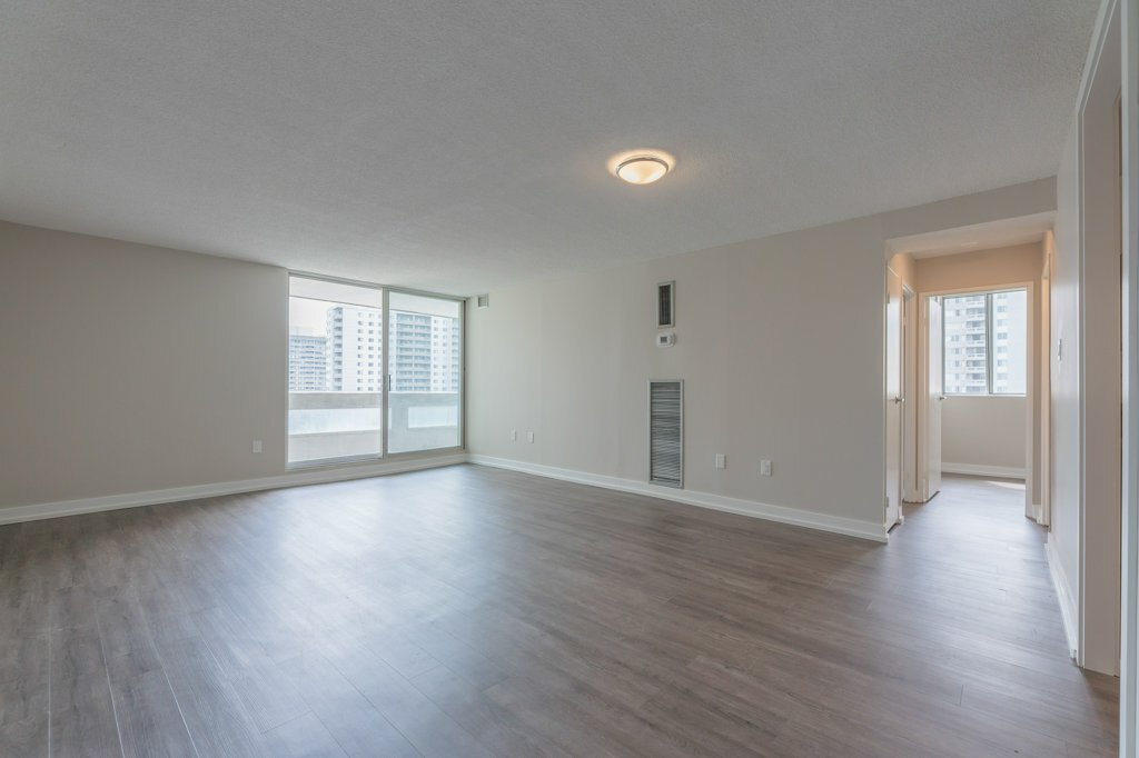 3575 Kaneff Crescent - Photo 47