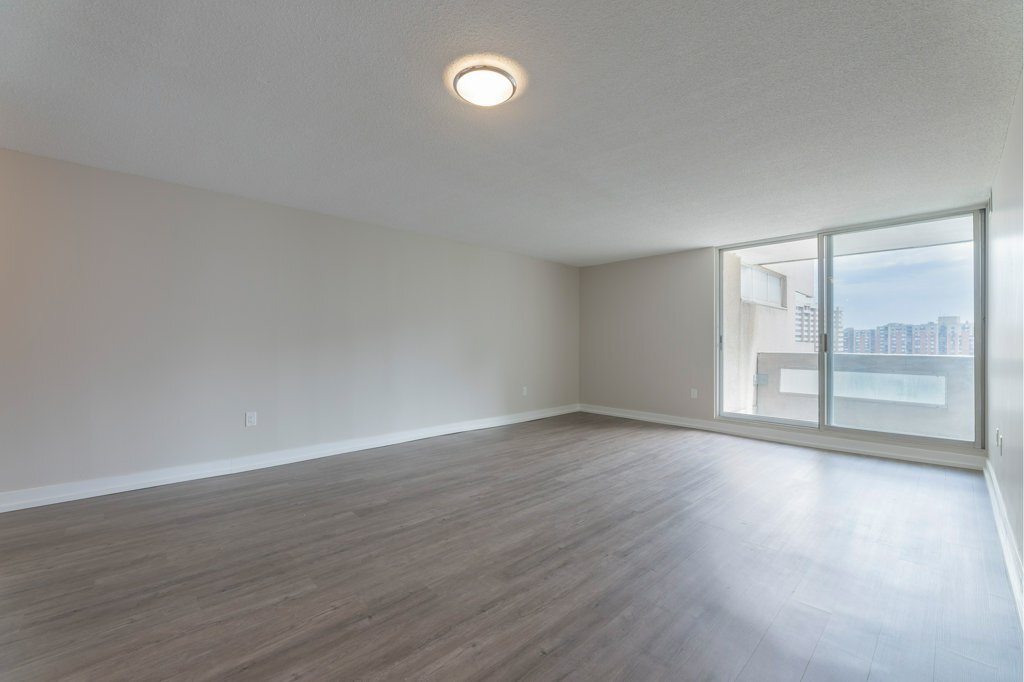 3575 Kaneff Crescent - Photo 50