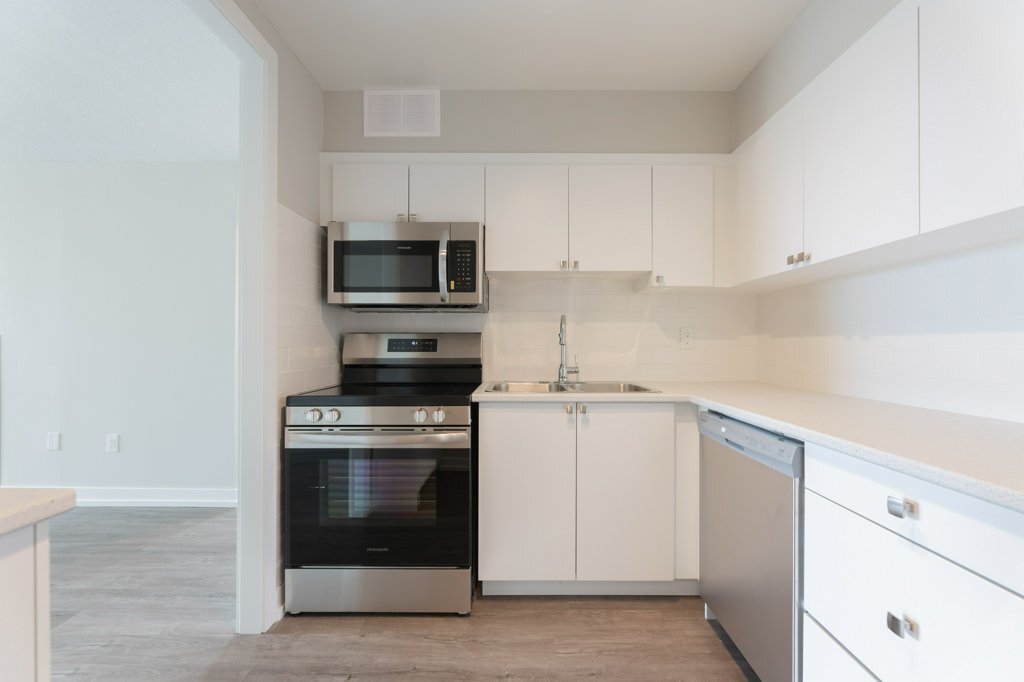 3575 Kaneff Crescent - Photo 53