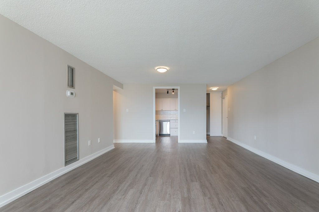 3575 Kaneff Crescent - Photo 59