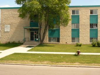 1035 Powers Street - Photo 3