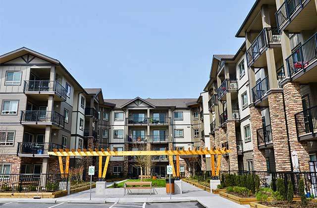 Lexington Court Apartments - Photo 2