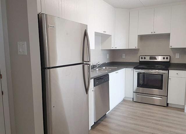 Summit Square & Summit Court Apartments Leduc - Photo 9