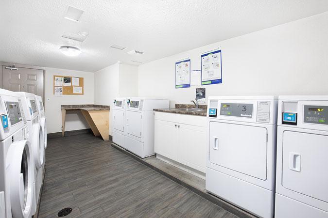 Dufferin Terrace Apartments - Photo 6