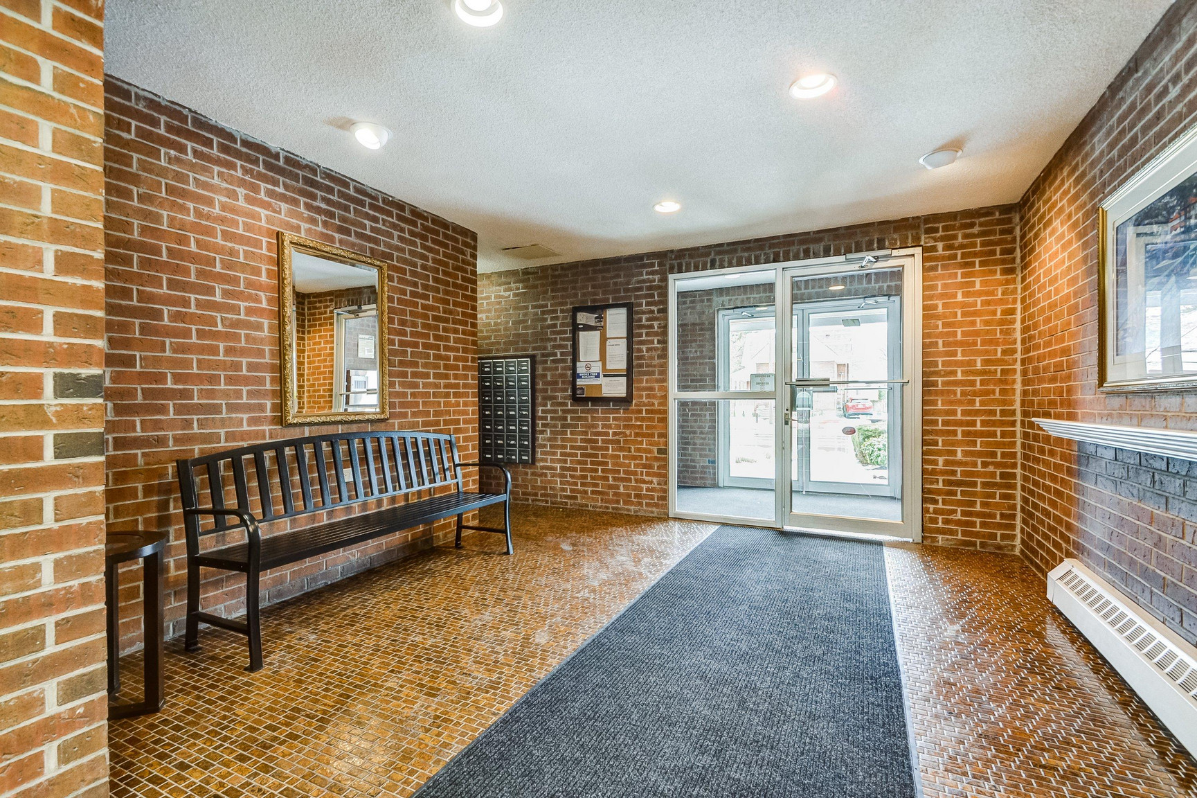 Brant Manor Residences - Photo 9