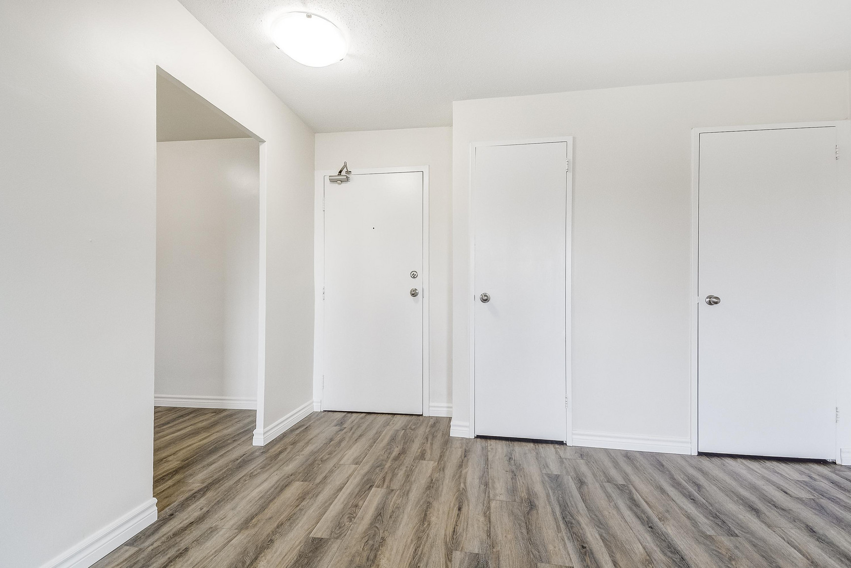 Brant Manor Residences - Photo 14