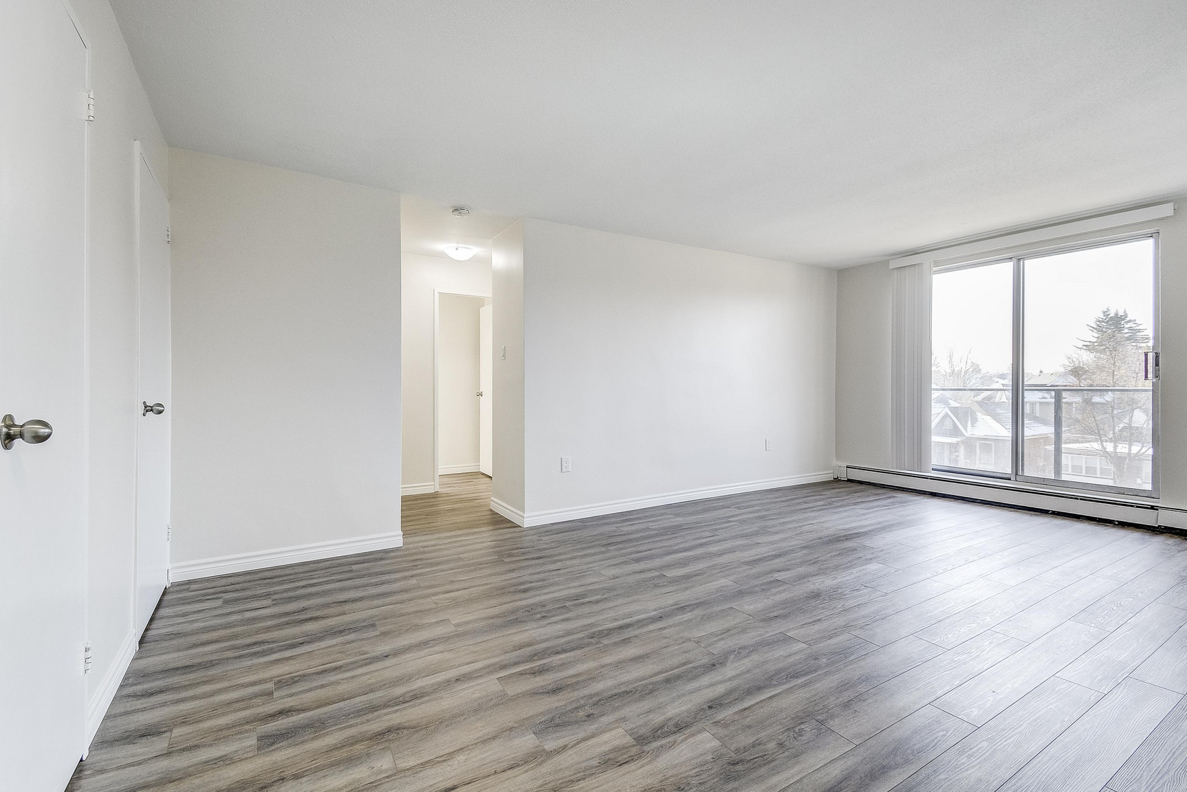 Brant Manor Residences - Photo 18
