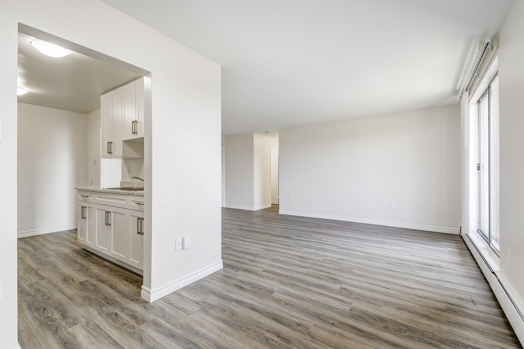 Brant Manor Residences - Photo 29