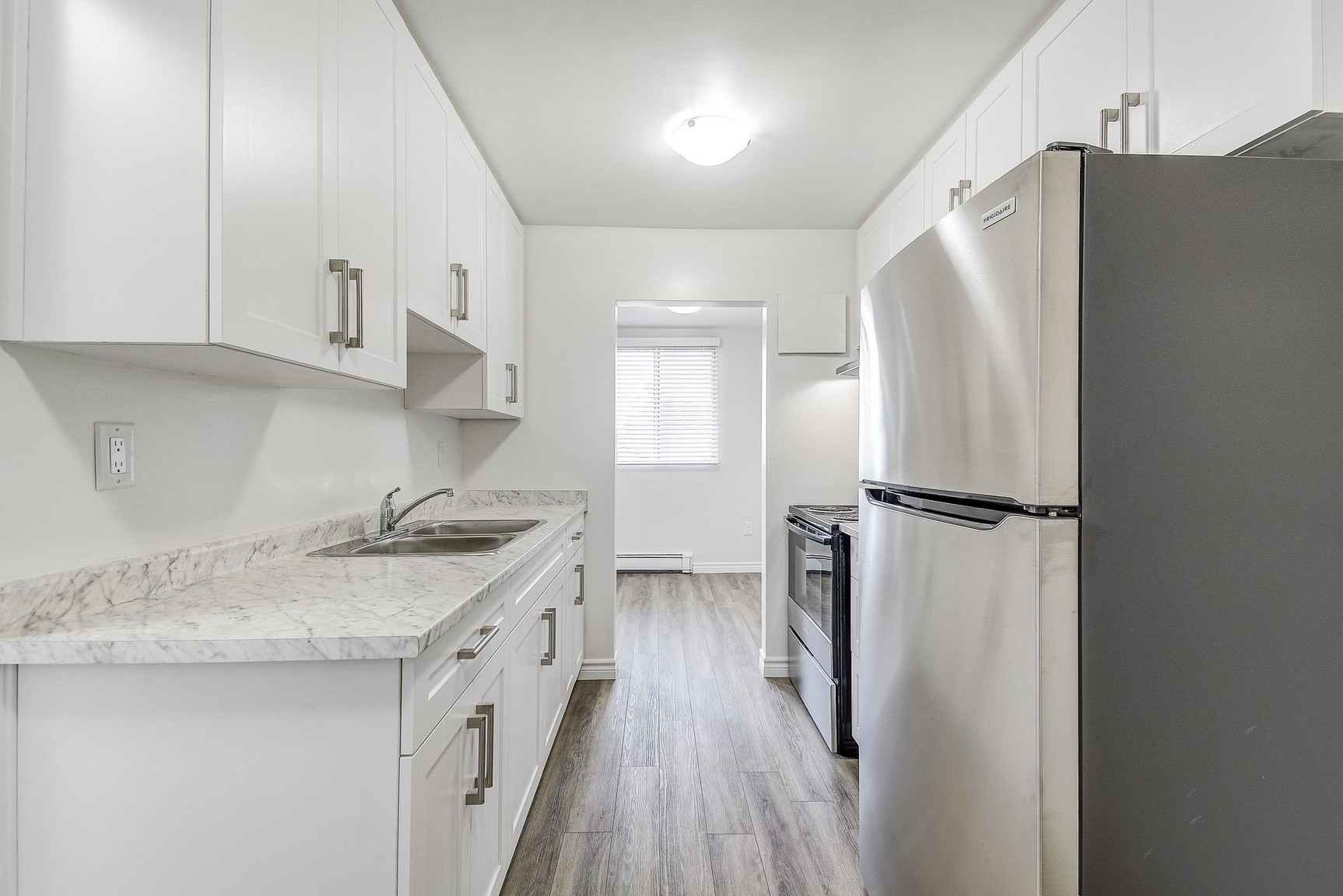 Brant Manor Residences - Photo 41
