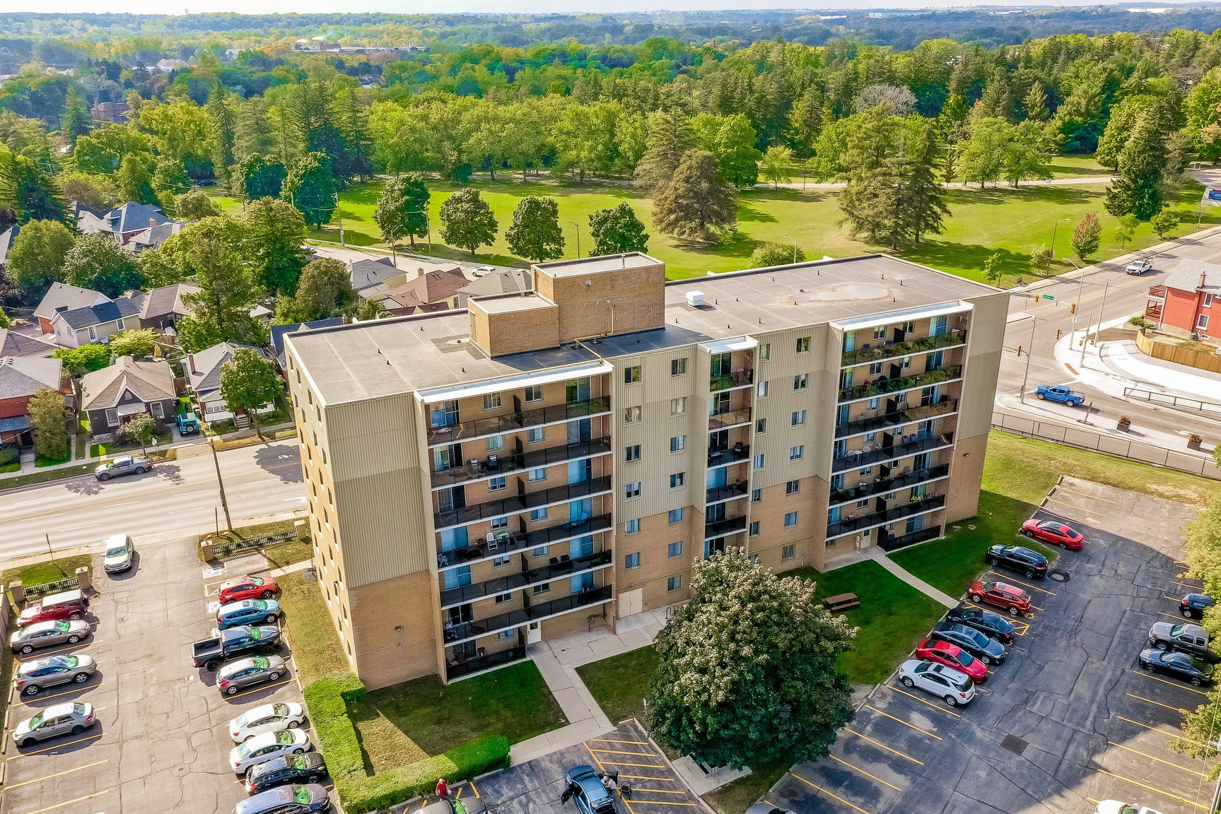 Brant Manor Residences - Photo 68