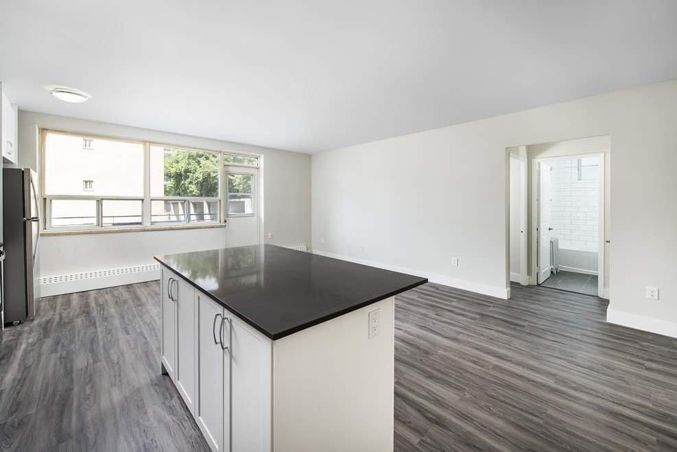 1301 Dundas Street W - Photo 17