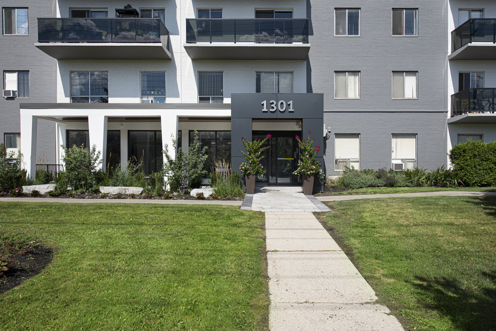 1301 Dundas Street W - Photo 26