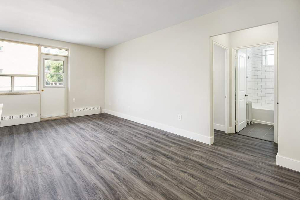 1301 Dundas Street W - Photo 11