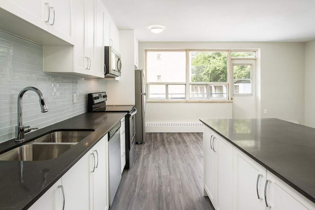 1301 Dundas Street W - Photo 13