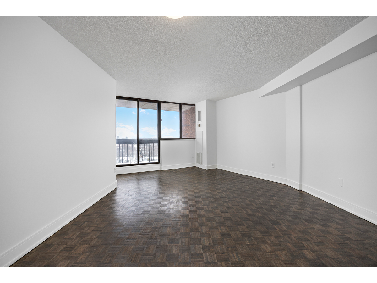 2375 The Collegeway - Photo 8