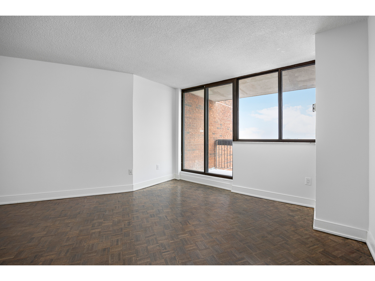 2445 The Collegeway - Photo 15