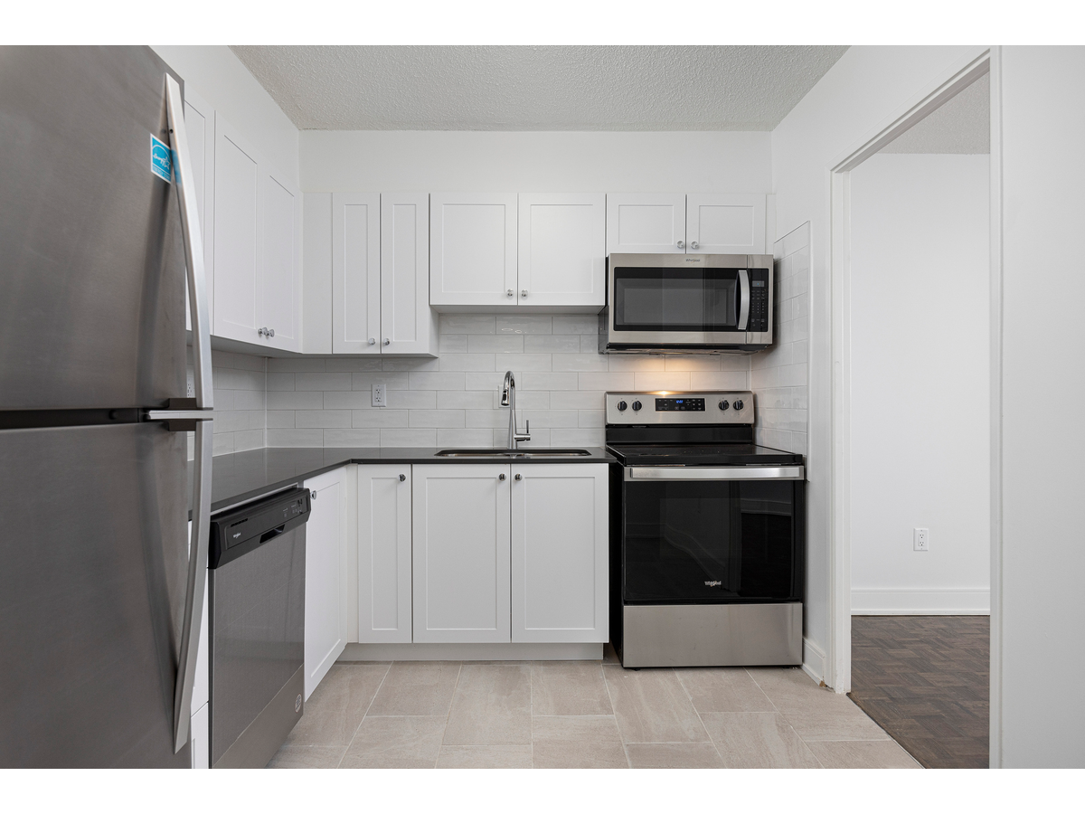 2445 The Collegeway - Photo 16
