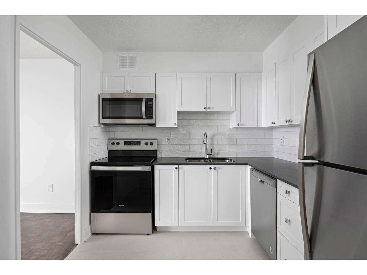 2445 The Collegeway - Photo 32