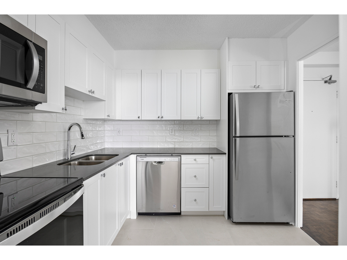 2445 The Collegeway - Photo 34