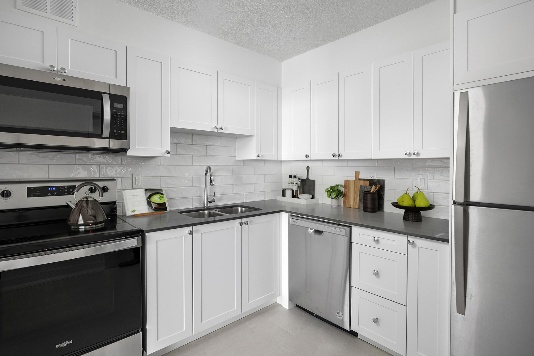 2445 The Collegeway - Photo 31