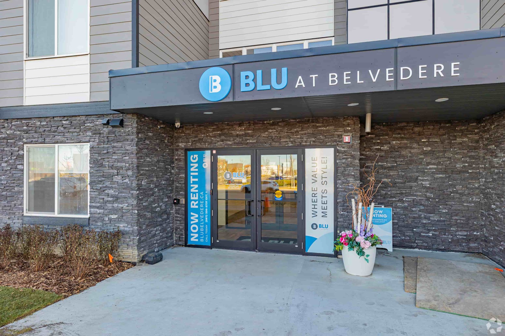 BLU at Belvedere - Photo 2
