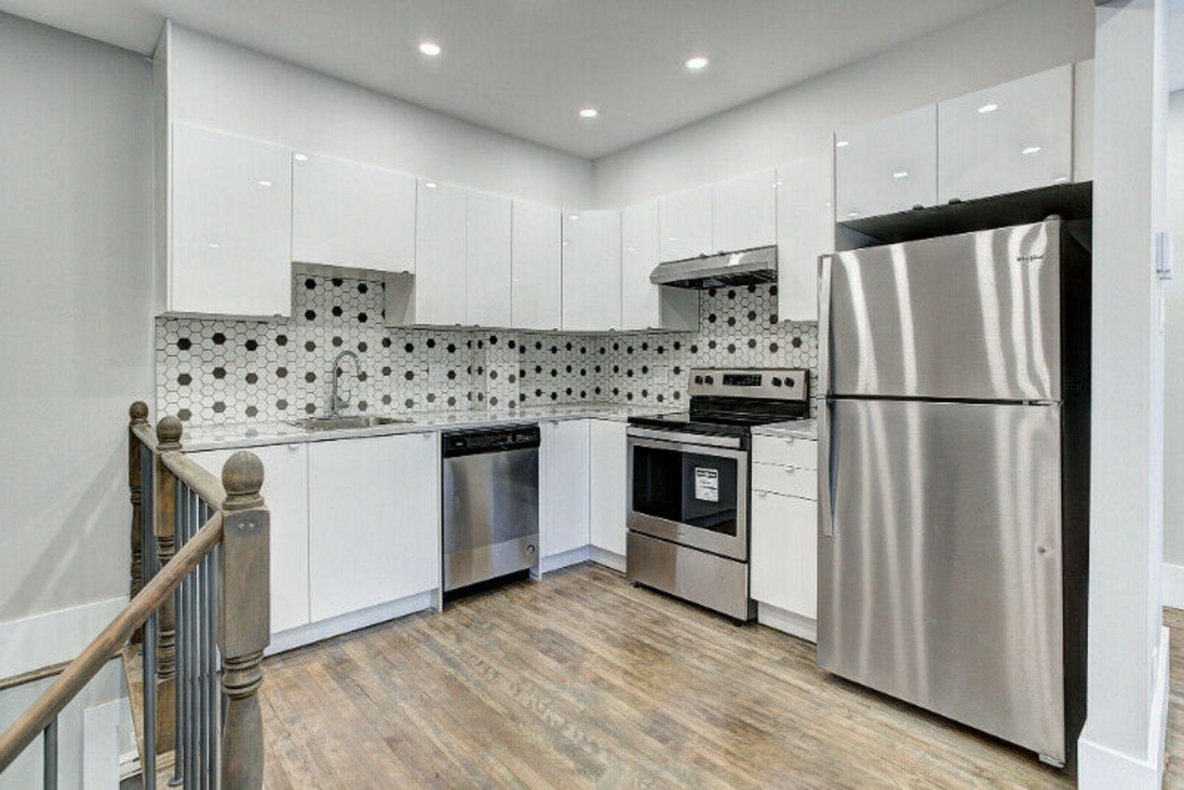 623 Woodland - Photo 3