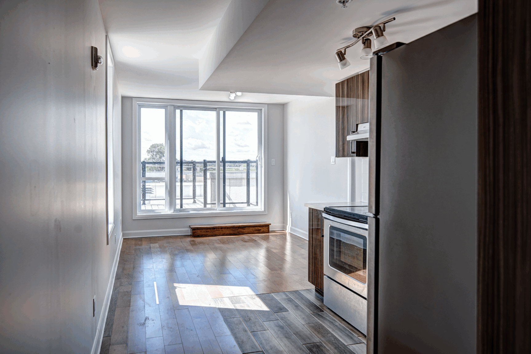 7070 Cote Saint Luc Road - Photo 6