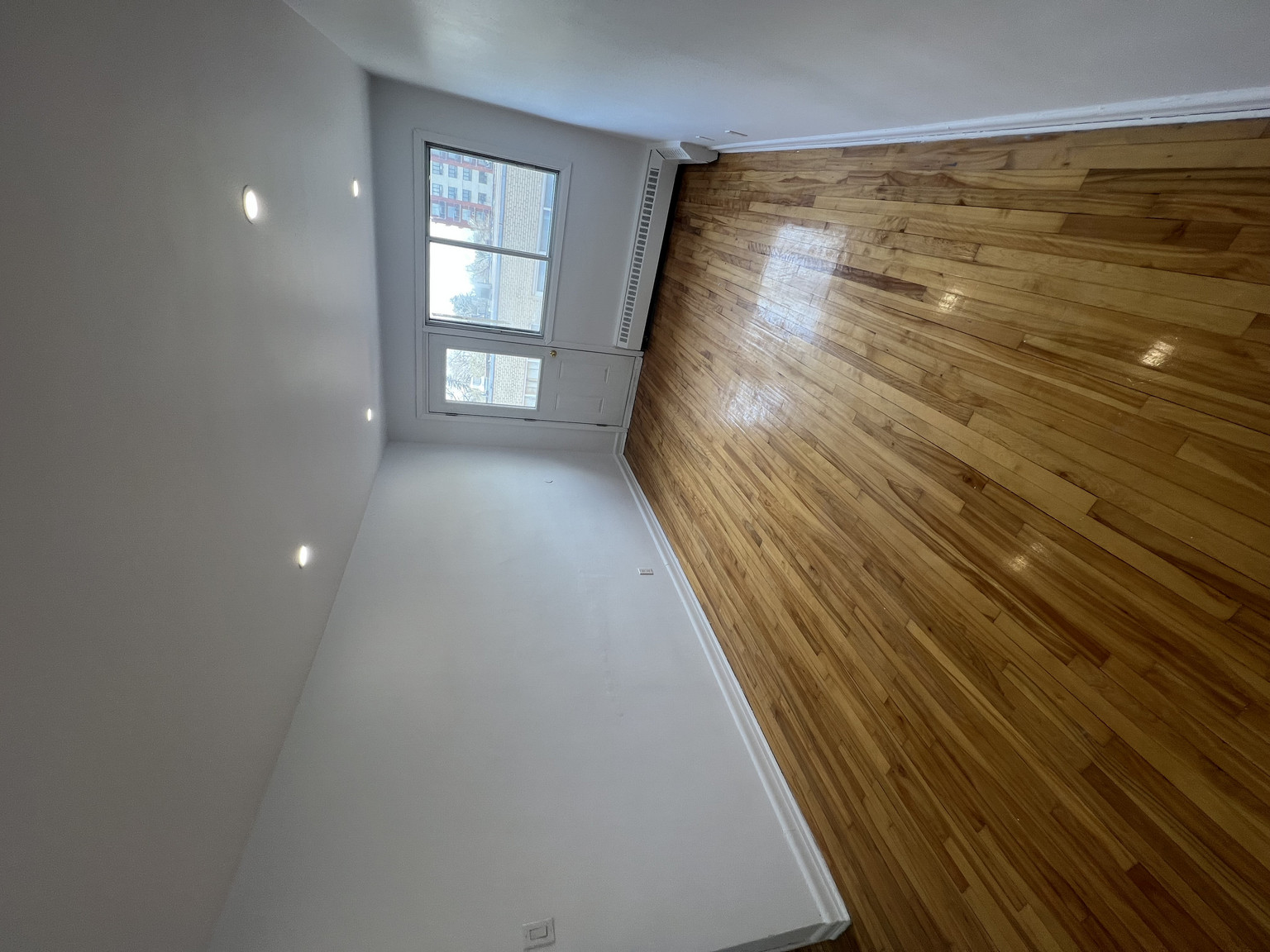 615 Hudson - Photo 2
