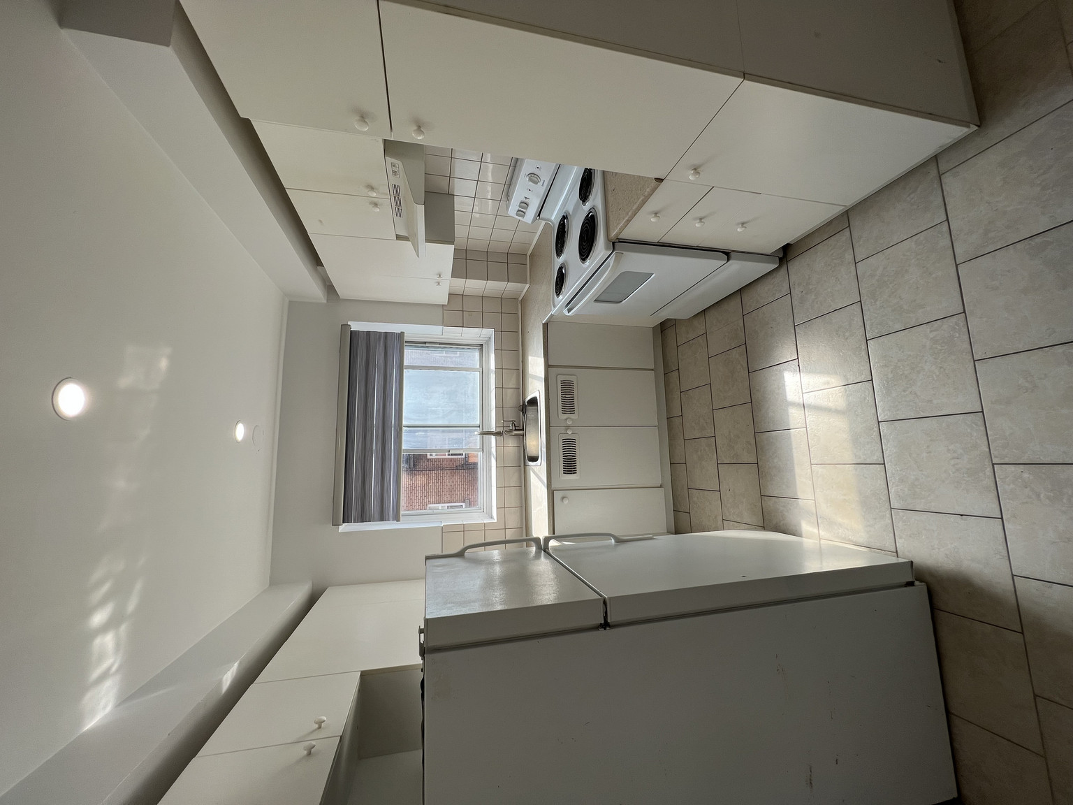 5475 Westminster - Photo 4