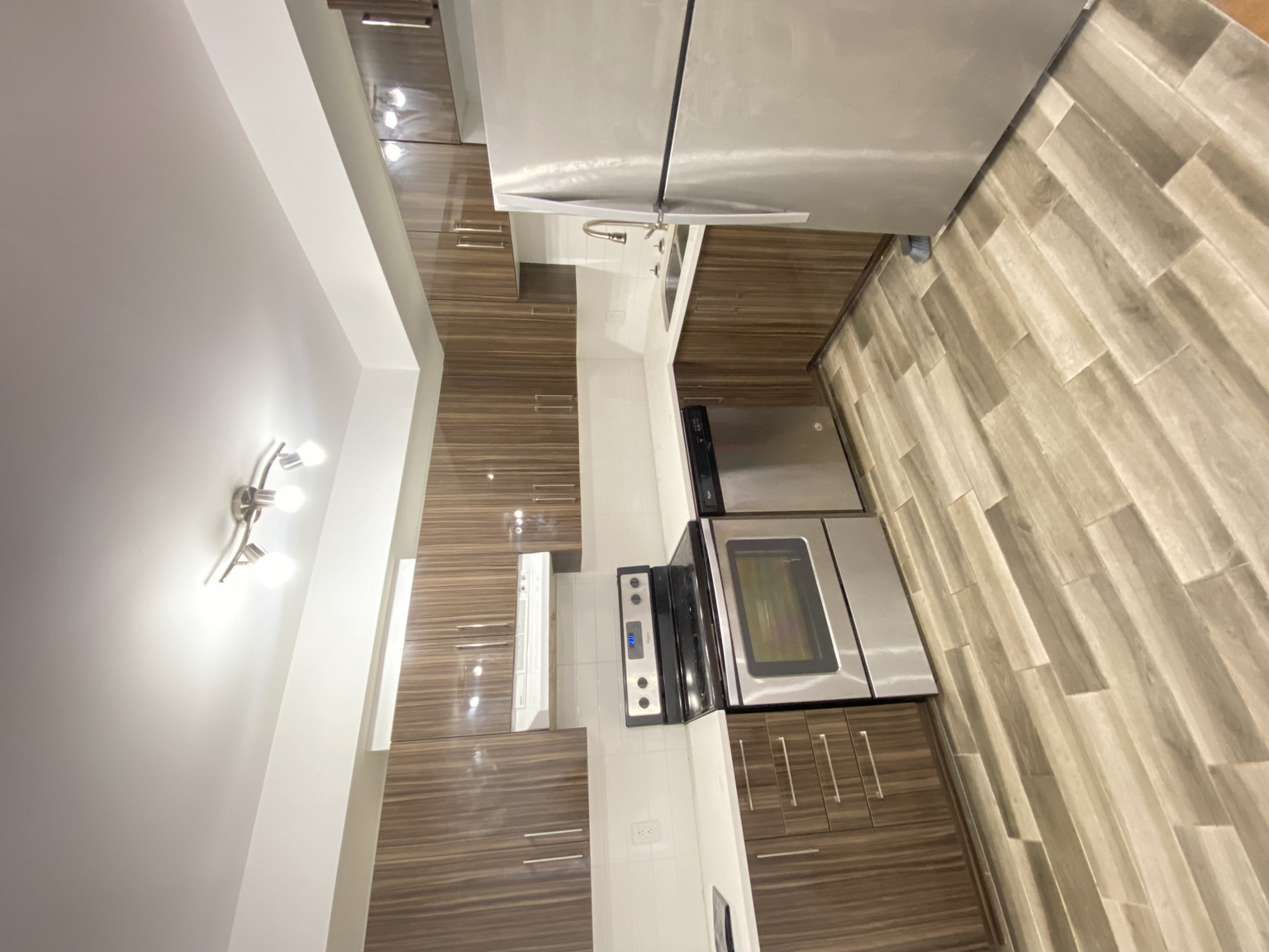 7070 Cote Saint Luc Road - Photo 4