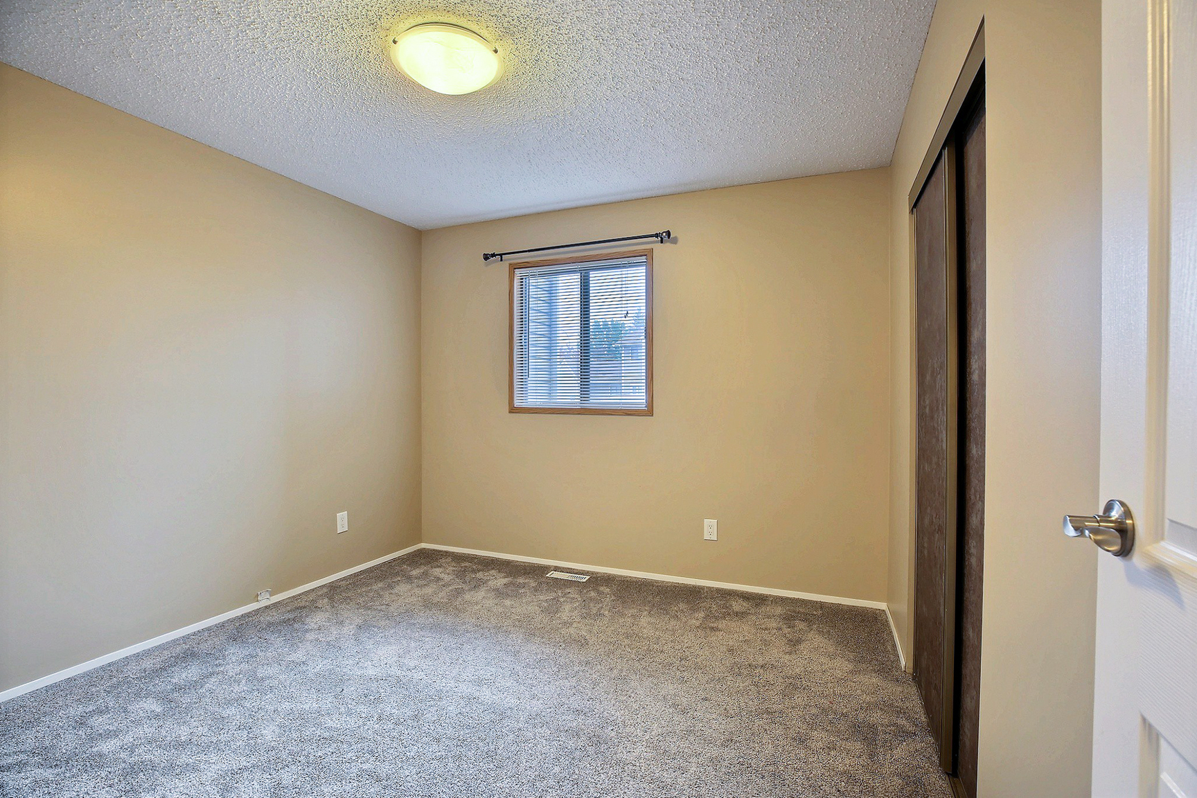 6451 Rochdale Boulevard - Photo 12