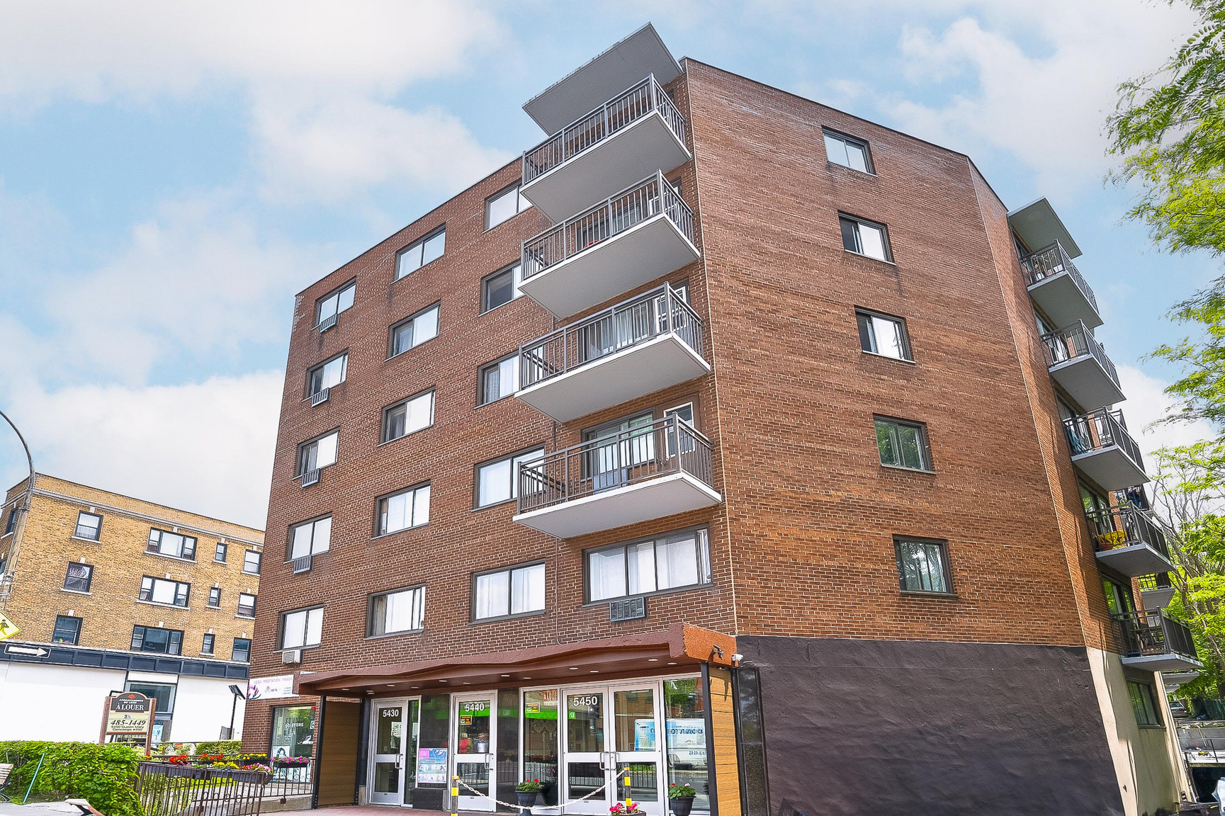 5450 Queen-Mary