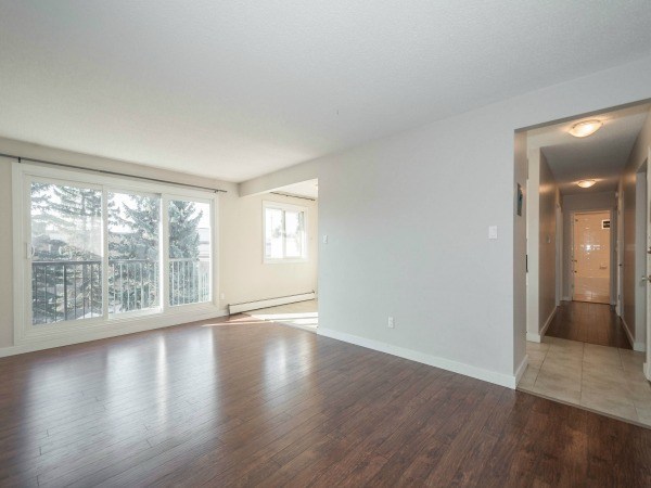 Elmwood Apartments - Photo 3