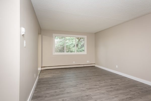 West Villa - Photo 5