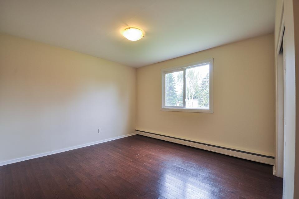 McQueen Apartments - Photo 6