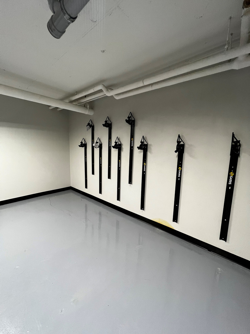 Hi-Level - Photo 10