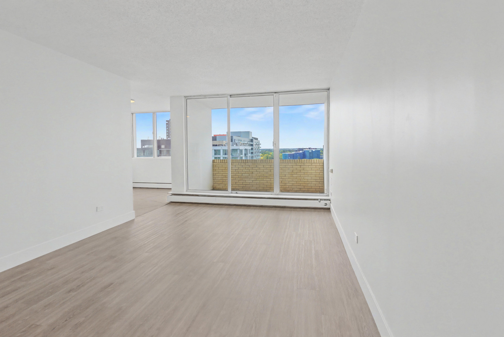Signature Tower - Photo 5